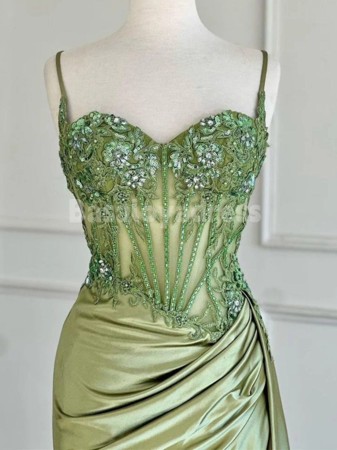 BDES00092 Green Spaghetti Straps Lace Appliques Long Prom Dress Satin Mermaid Evening Gowns with High Slit