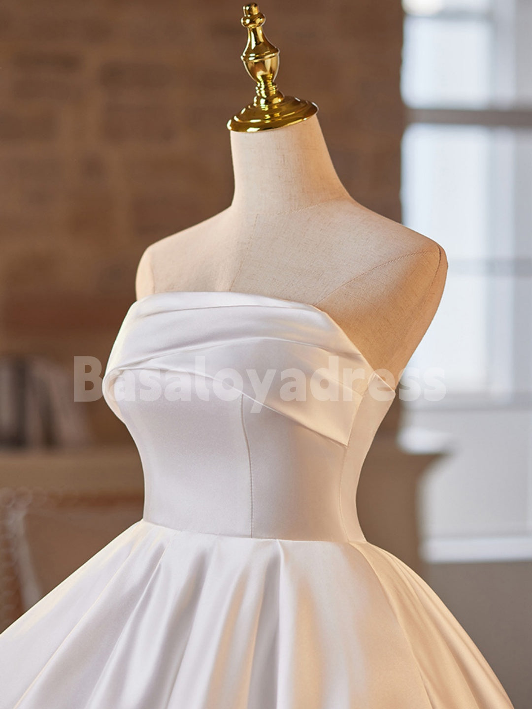 BSD00038 White Strapless Satin Short Prom Dress Little White A-line Irregular Homecoming Party Dress