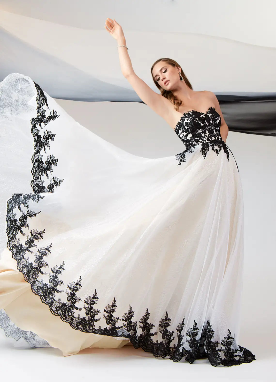 BWD00056 Gothic Black Champagne Sweetheart A-Line Lace Applique Tulle Wedding Dress