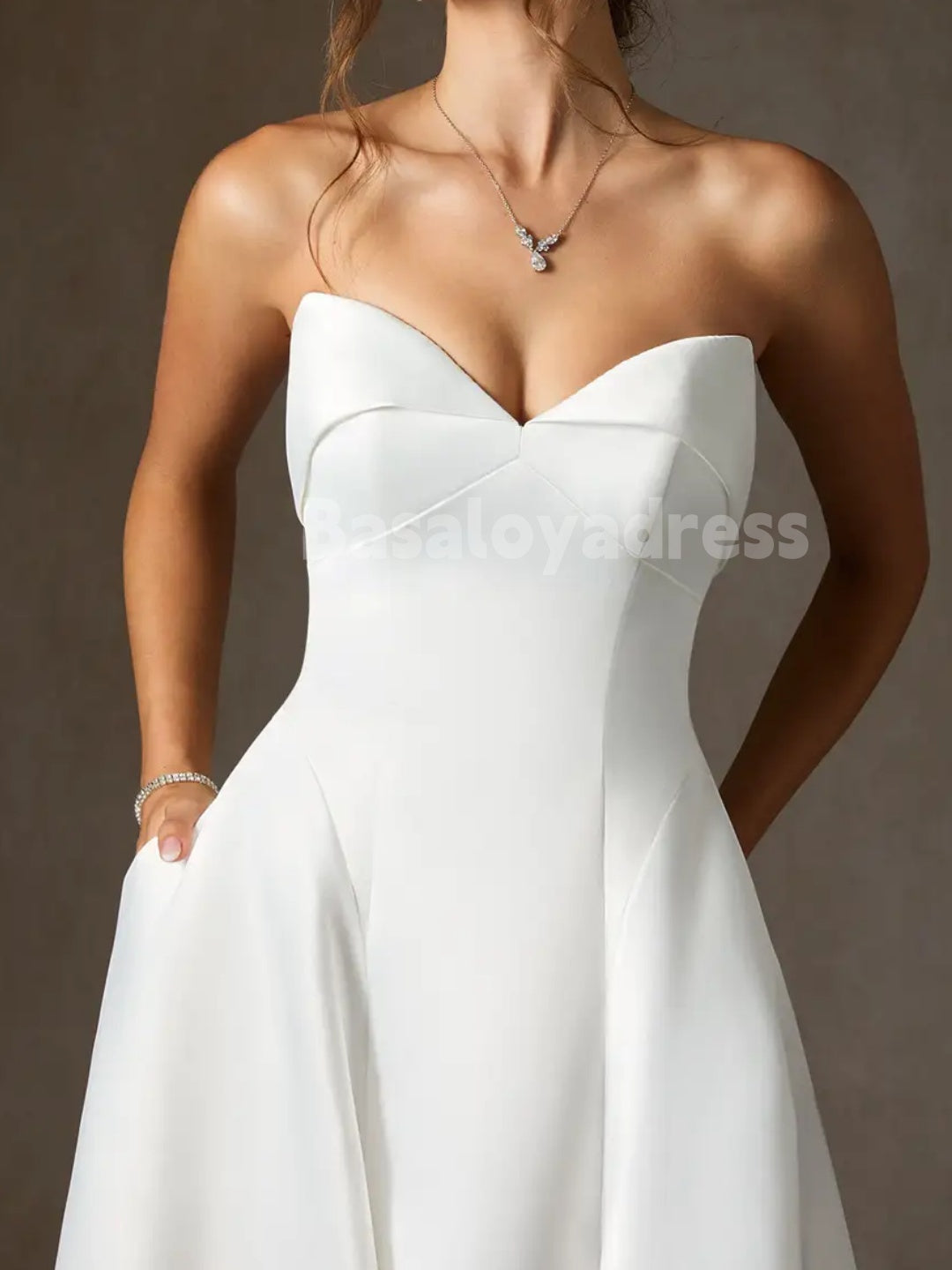 BWD00049 A-Line Strapless Sweetheart Satin Dress Basque-Waist Large Hem Wedding Gown