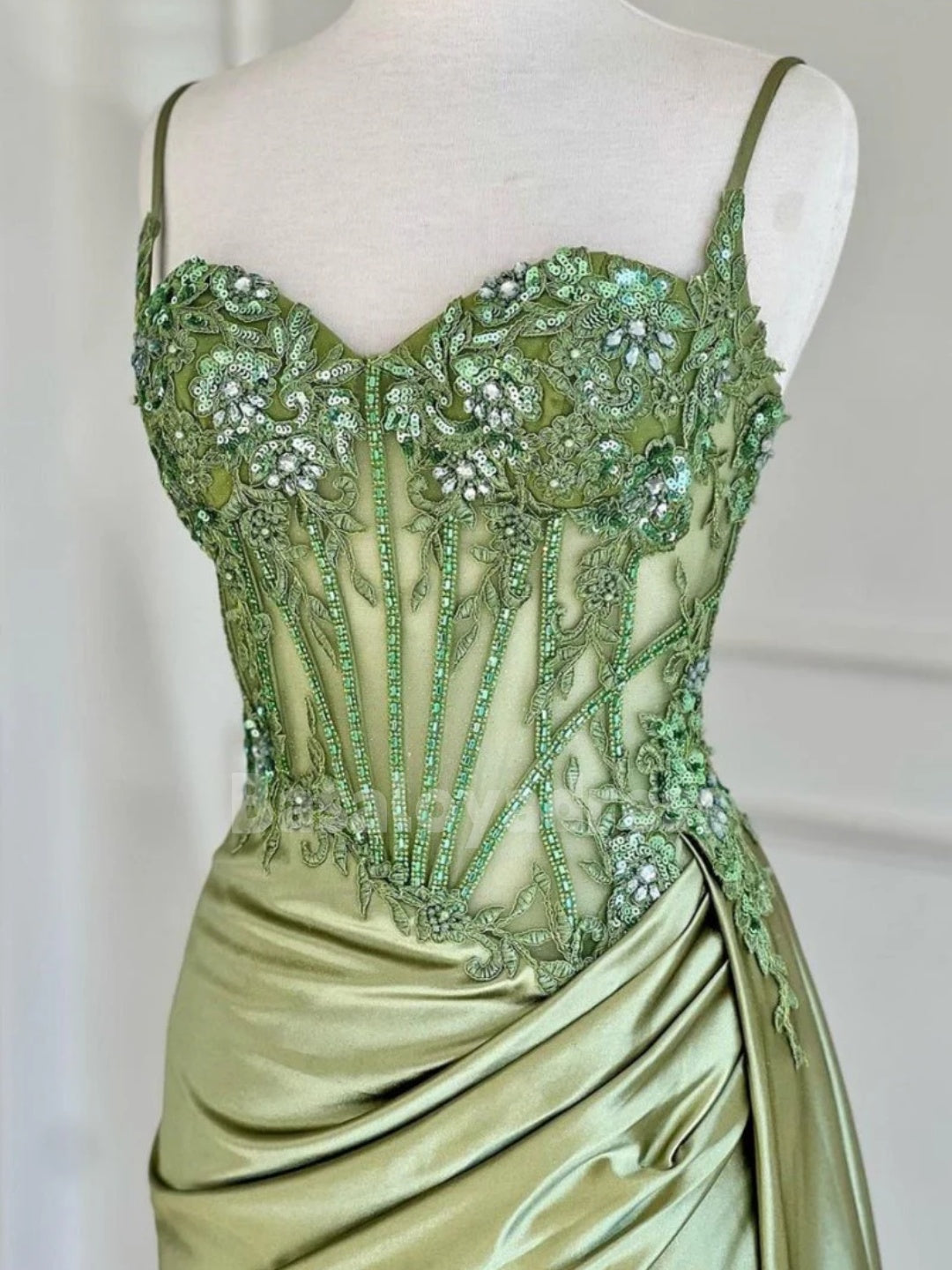 BDES00092 Green Spaghetti Straps Lace Appliques Long Prom Dress Satin Mermaid Evening Gowns with High Slit